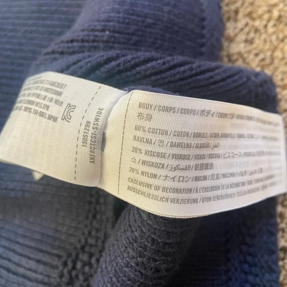 The A&F Mara Button-Up Sweater Vest Small Navy - Picture 6 of 7